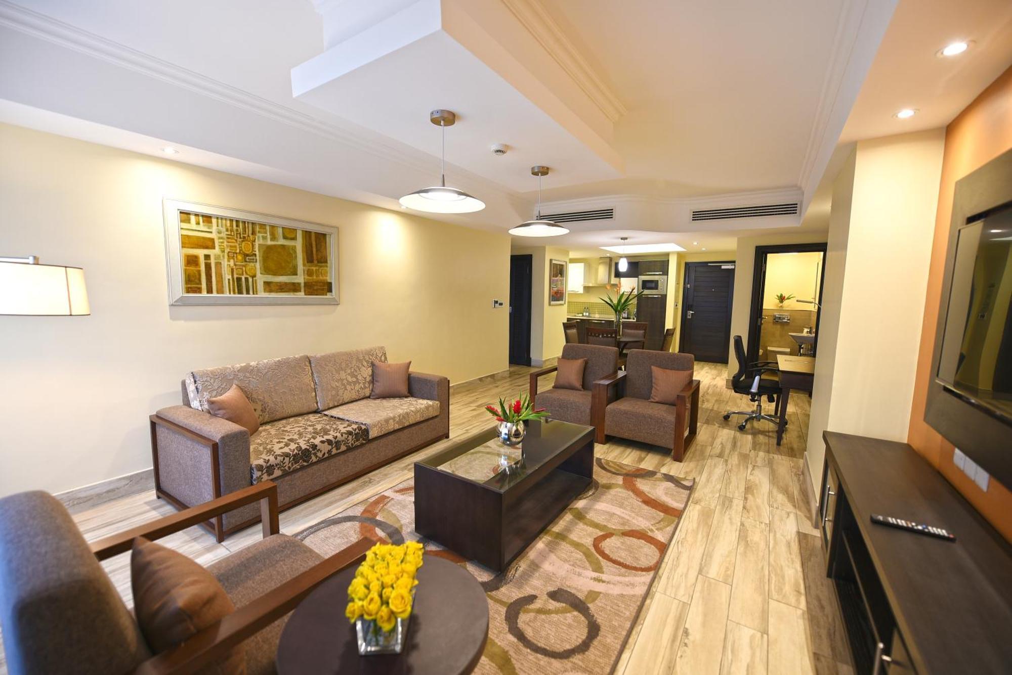 Mestil Hotel&Residences Kampala Exterior foto
