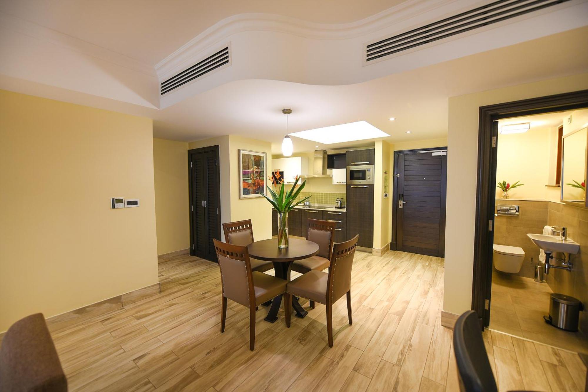Mestil Hotel&Residences Kampala Exterior foto