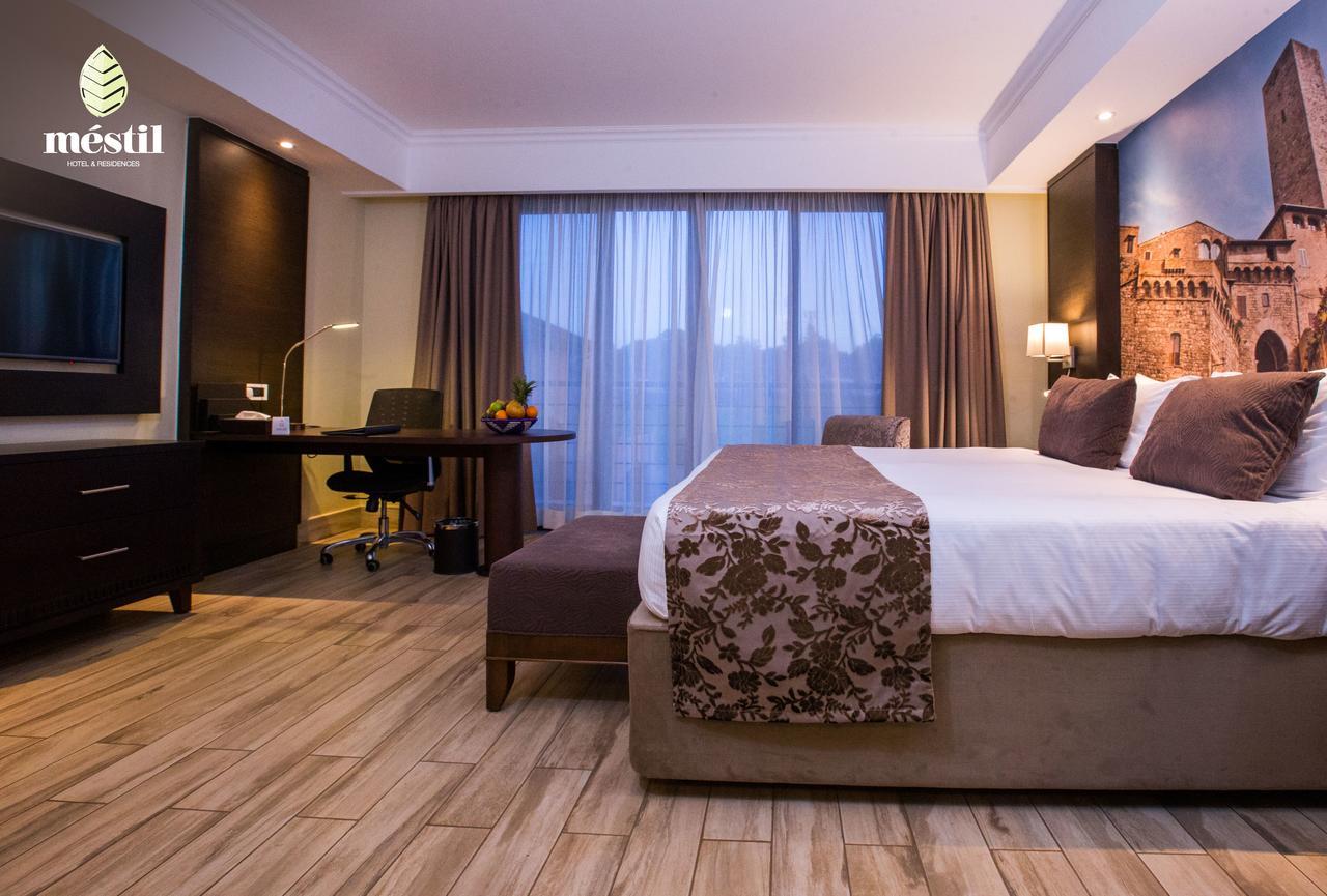 Mestil Hotel&Residences Kampala Exterior foto