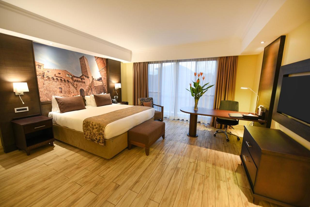 Mestil Hotel&Residences Kampala Exterior foto