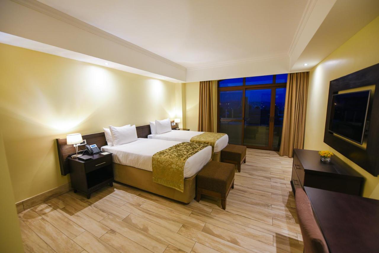 Mestil Hotel&Residences Kampala Exterior foto