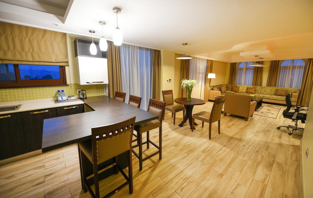 Mestil Hotel&Residences Kampala Exterior foto